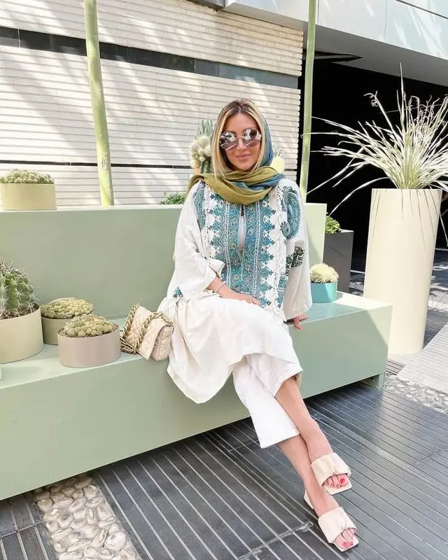 ژست‌های جدید خانم مدل عاشق سلفی در آینه + عکس!