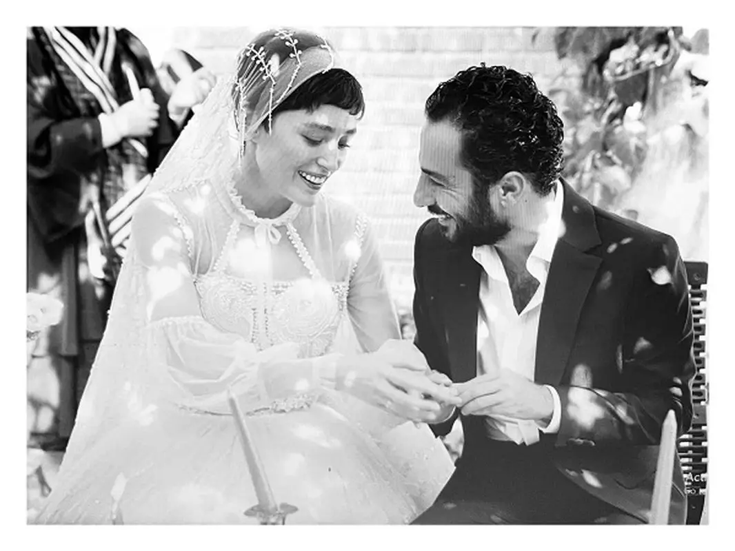 ازدواج فرشته حسینی و نوید محمدزاده، مبهوت عشق