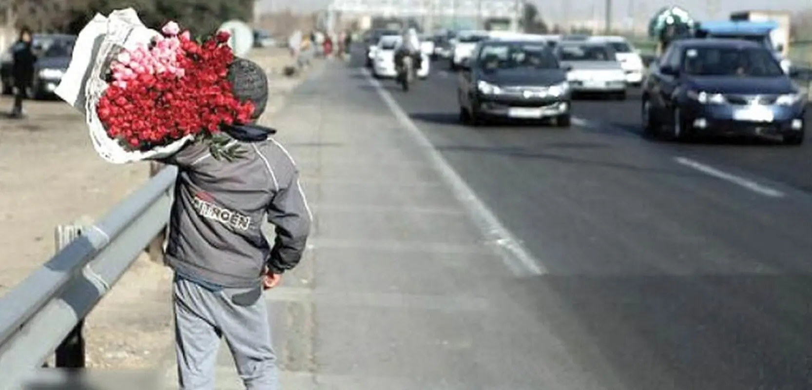 کودکان گل فروش در دست مافیای گل بهشت زهرا