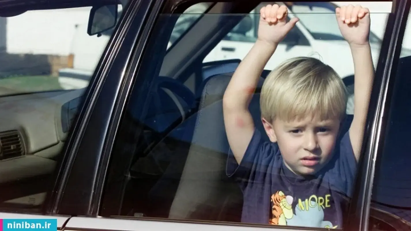 نجات کودک جا مانده در خودرو توسط پلیس پاکدشت