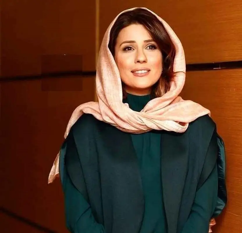 سارا بهرامی عروس شد: حاشیه های لباس عروس جالب خانم بازیگر با شلوار جین