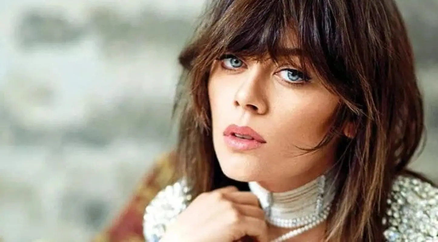 جنجال تمسخر زنان عمل زیبایی کرده توسط “خانم بازیگر” معروف!