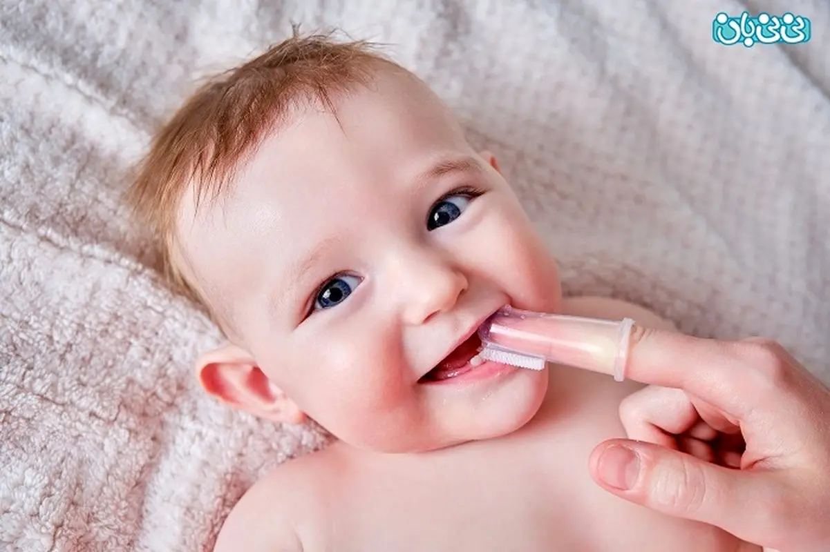 مسواک انگشتی کودک چیست؟ نحوه استفاده از آن چگونه است؟
