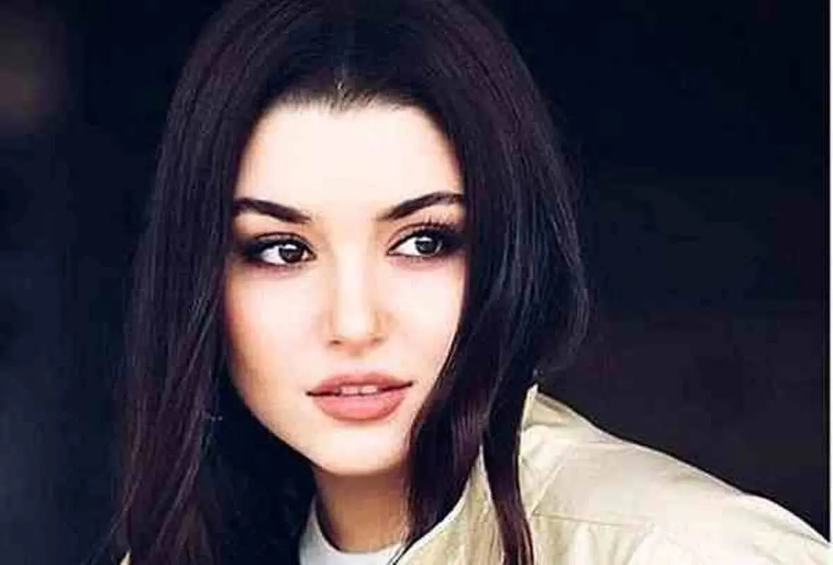 سلفی منحصربفرد خانم بازیگر با استایل بی نظیرش