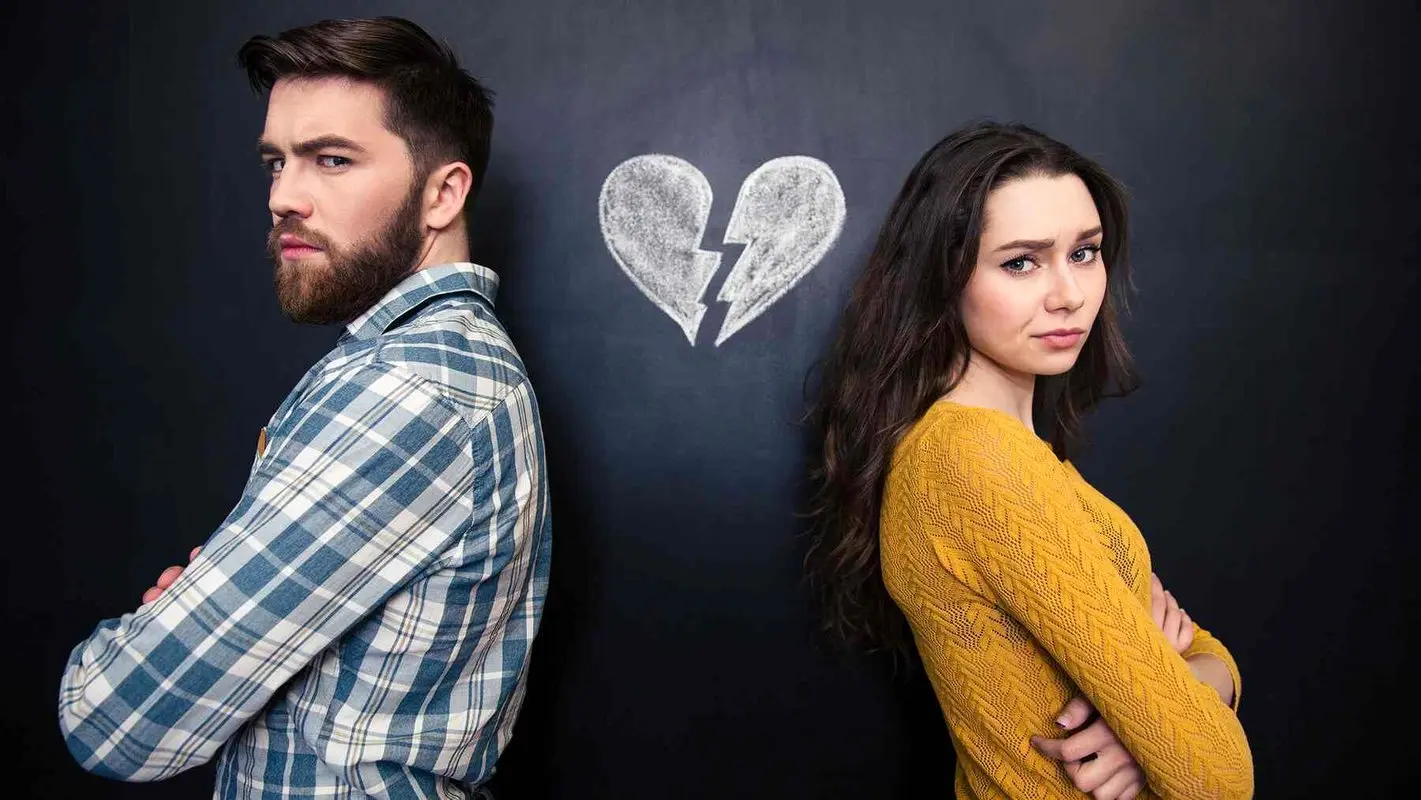 این 4 نشانه یعنی شما زوج خوبی برای هم نیستید!
