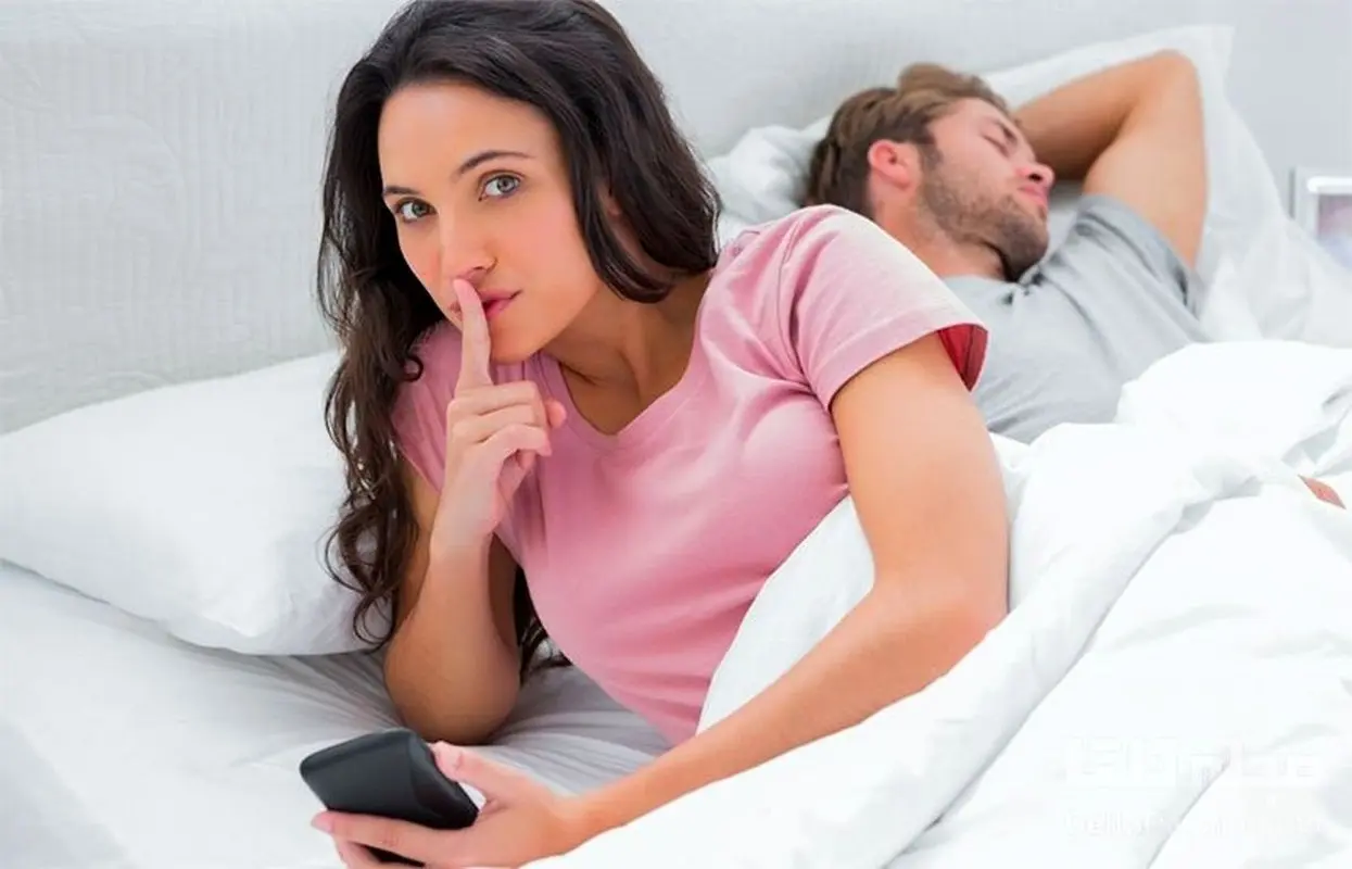 علت خیانت زنان متاهل/ نشانه های خیانت زنان متاهل را بشناسید!