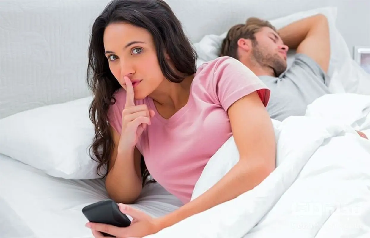 علت خیانت زنان متاهل/ نشانه های خیانت زنان متاهل را بشناسید!