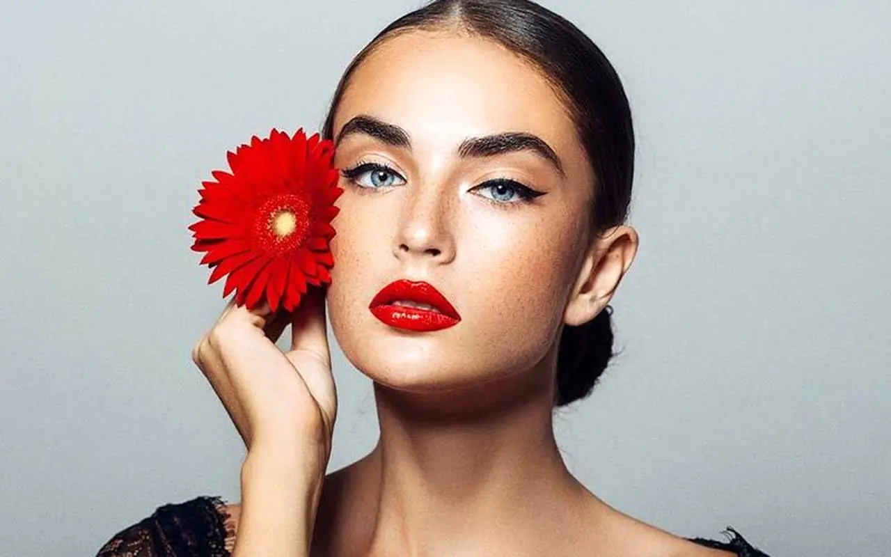 بهترین رژ لب برای روزهای گرم تابستان: رژ لب مات انتخابی برای خاص پسندها!