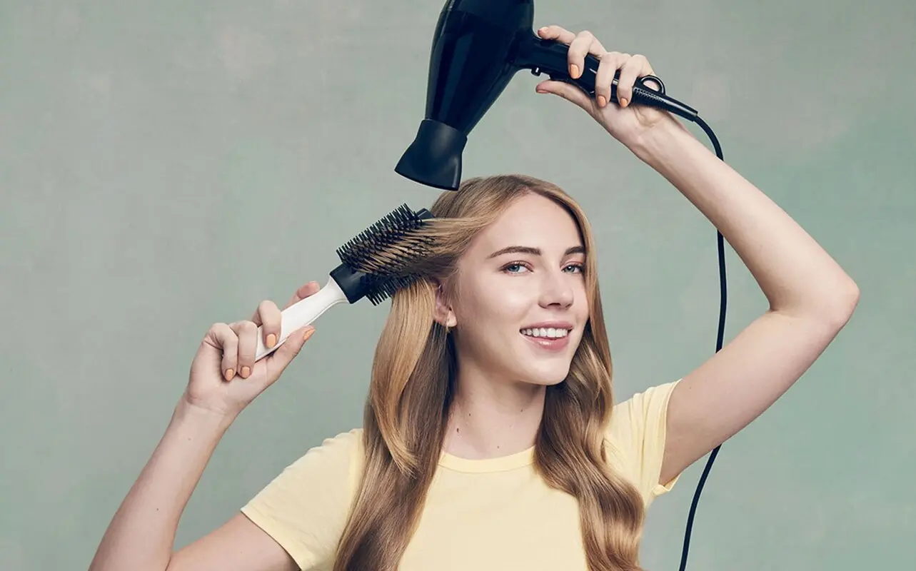خطرات استفاده از سشوار برای موها