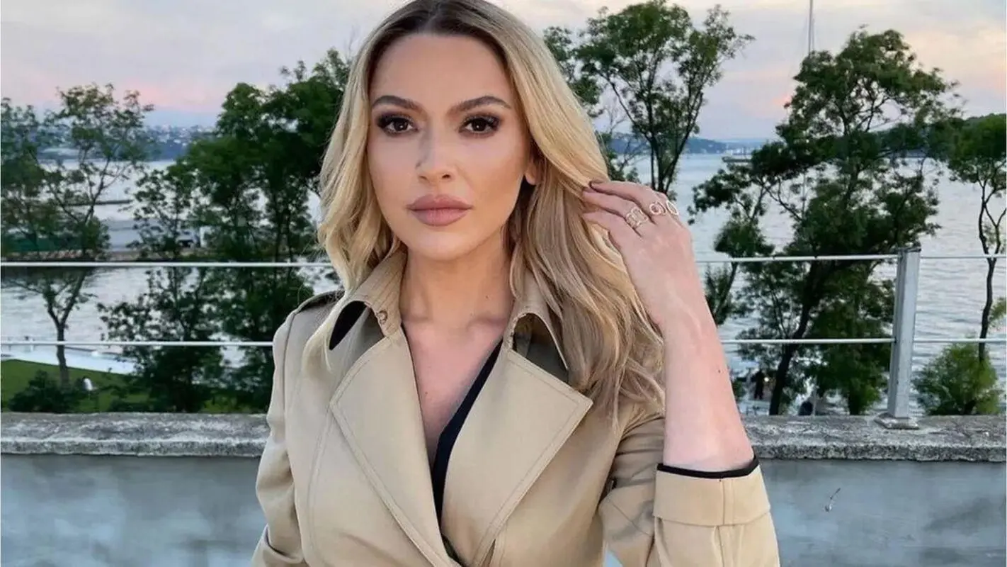 خانم خواننده بعد از طلاق برای خود یک ساعت یک میلیاردی خرید!