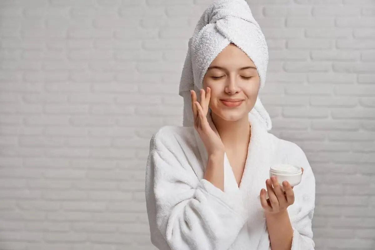 این ماده ساده برای پاکسازی پوست معجزه می‌کند!