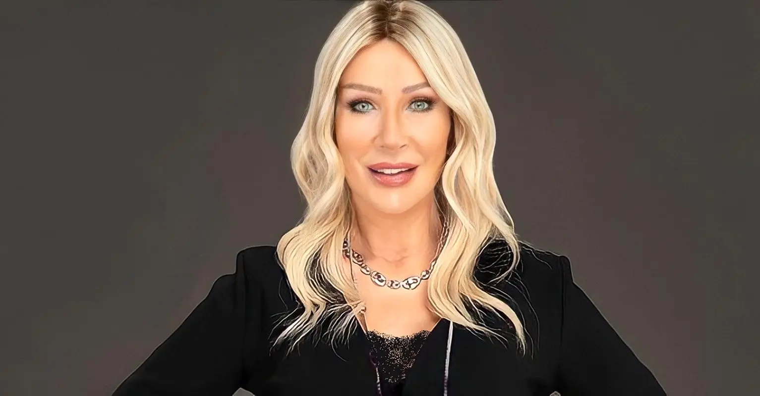 ادعای جدایی خانم خواننده و همسر 25 سال کوچکترش