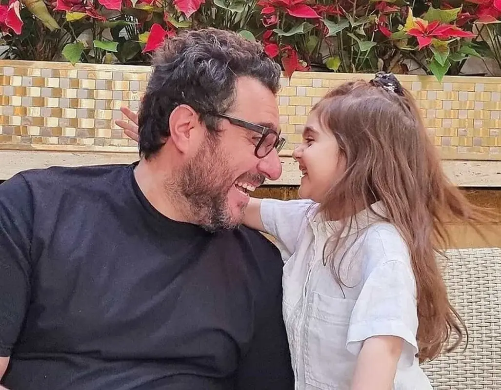 تولد لاکچری دختر محسن کیایی با تم قوی سفید / متن خاص تبریک آقای بازیگر + عکس