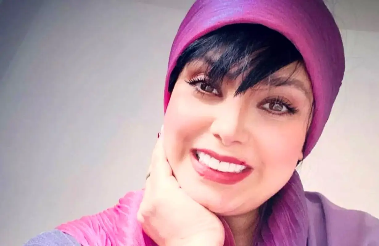 جدیدترین استایل بهاری صبا راد ترکاند / ست شیک خانم مجری با نارنجی و سفید + عکس