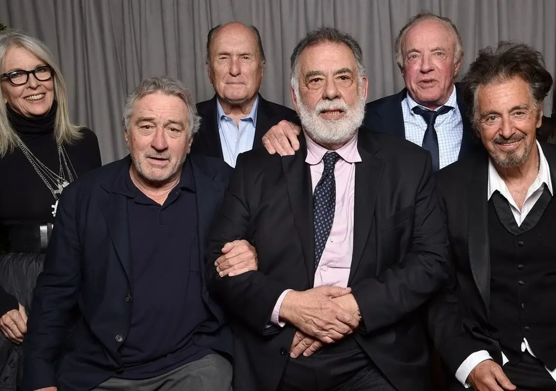 کلوپ پدران 50 ساله: افراد مشهوری که در سالمندی پدر شدند!