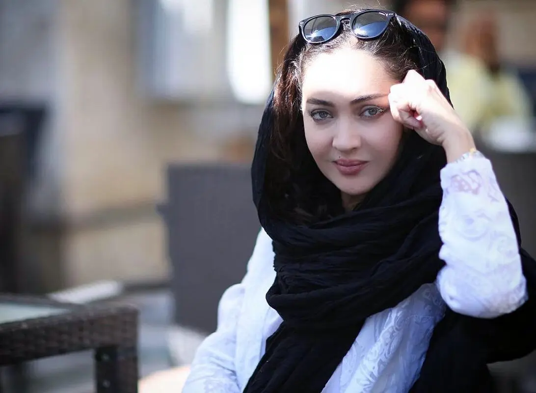 نیکی کریمی بالاخره در ایران آفتابی شد / عکس لو رفته در ترافیک تهران!
