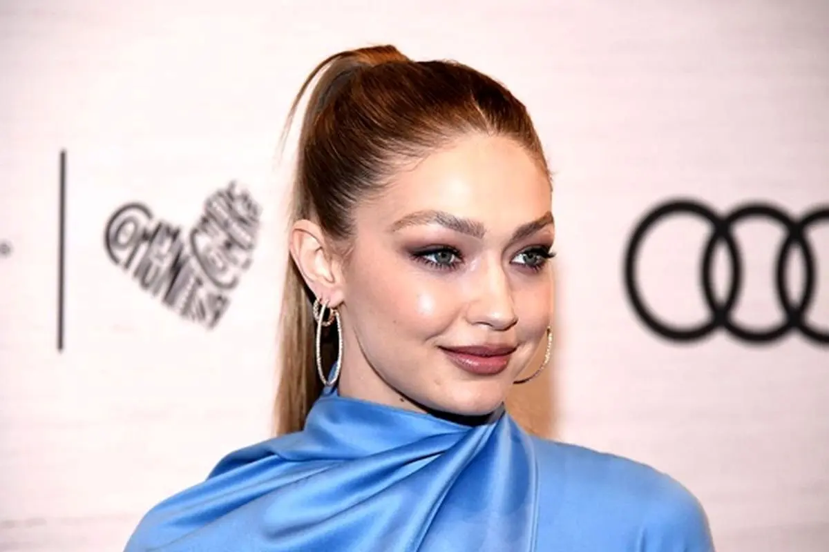 درخشش جی جی حدید در لباس هندی / طراحی خاص سنتی با رنگ زرد + عکس