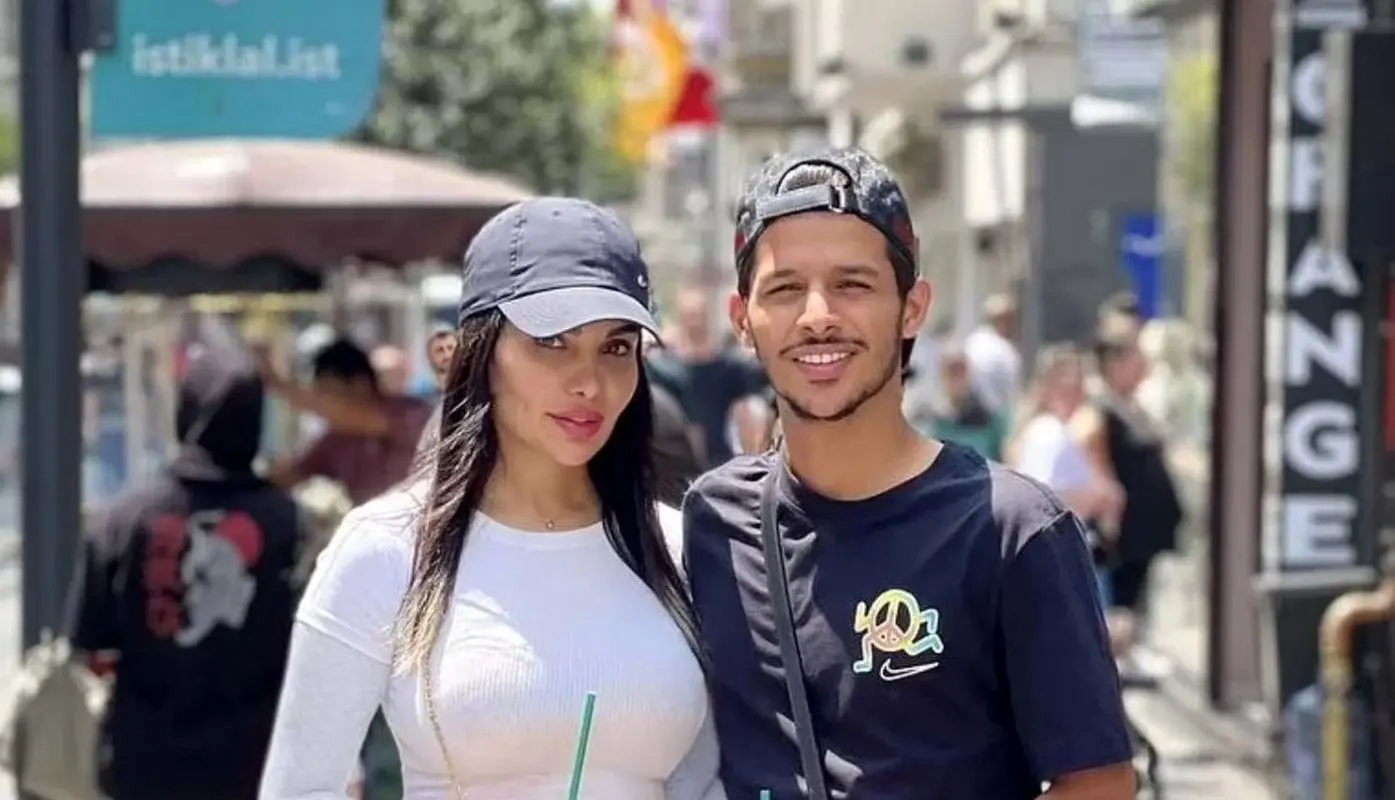 ماشین لاکچری همسر مهدی قائدی در خیابان‌های تهران غوغا کرد + عکس