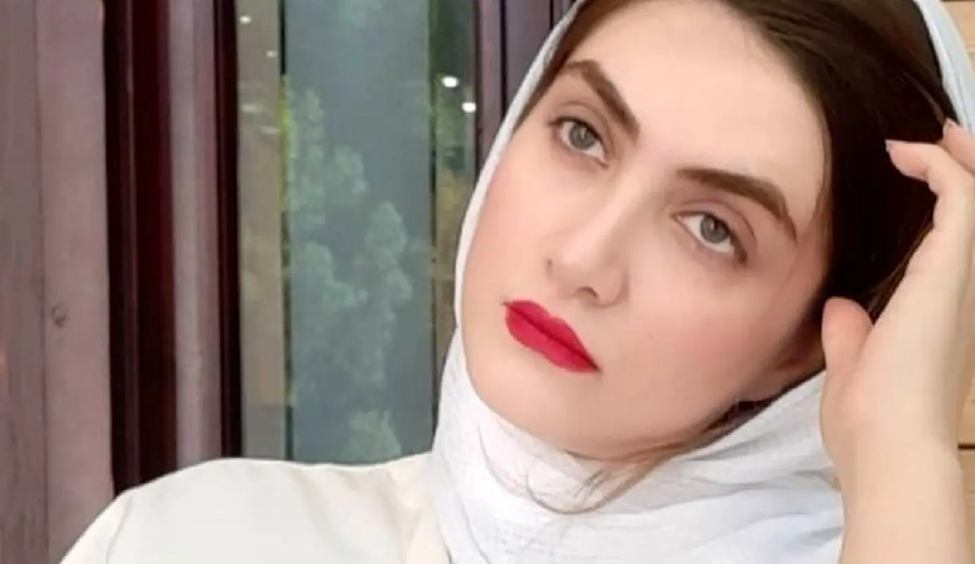 استایل شیک الناز ملک در خارج از کشور / بازیگر سریال سقوط غیرقابل شناسایی شد + عکس