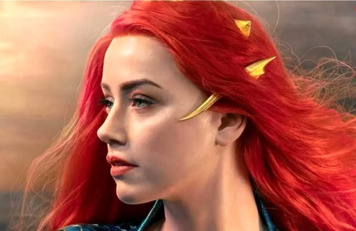 غوغای تتوی فارسی امبر هرد / زیباترین زن جهان کدام جمله را خالکوبی کرد؟ + عکس