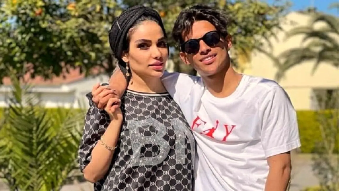 ابراز علاقه خاص مهدی قائدی و همسرش در خیابان های تهران! + عکس