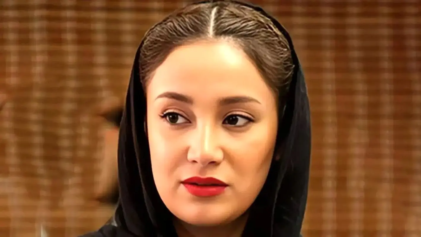 عکس شکار شده بهاره افشاری در فرودگاه / قیافه و تیپ واقعی خانم بازیگر را ببینید! + عکس