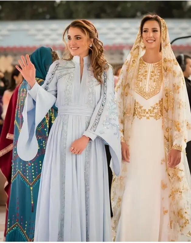 زیباترین مادرشوهر دنیا با استایلی "عروس تر از عروس" در جشن حنابندان پسرش