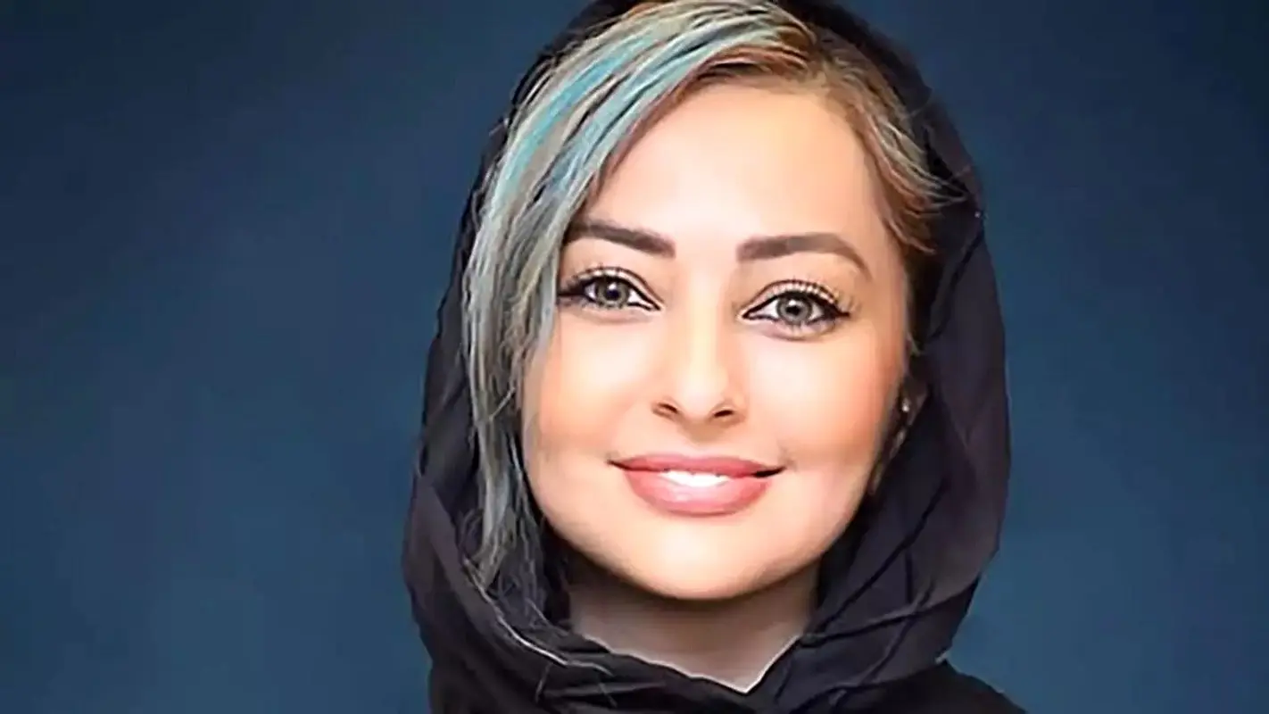 فخرفروشی نفیسه روشن با ماشین لاکچری اش در ولنجک! + عکس