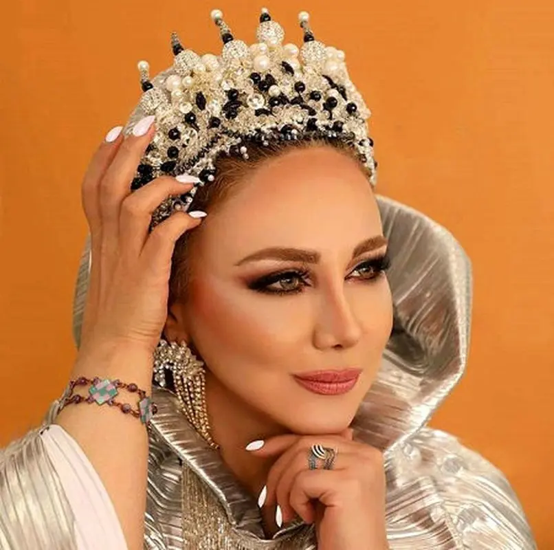 عکس/ صبحانه خوردن باورنکردنی بهنوش بختیاری در حاشیه خاکی اتوبان قزوین 