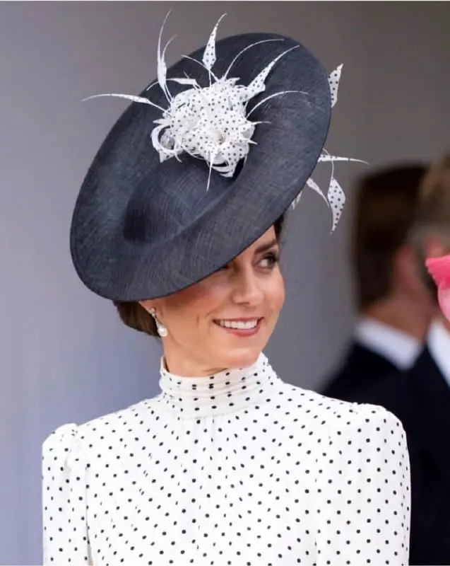کیت میدلتون بار دیگر سلیقه خاص خود را به رخ کشید!/ شما هرچه بپوشید زیباست بانو!