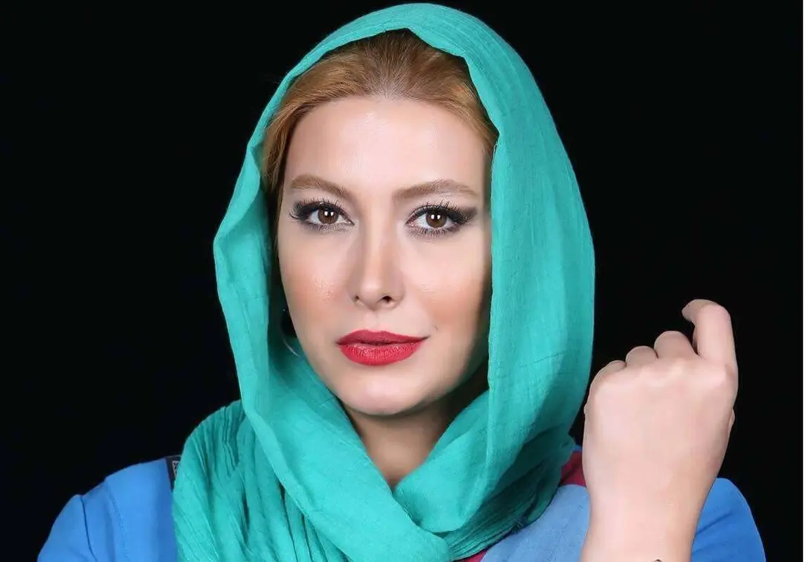 تیپ عجیب خانم بازیگر همراه با چمدان در فرودگاه/ فریبا نادری هم مهاجرت کرد؟!