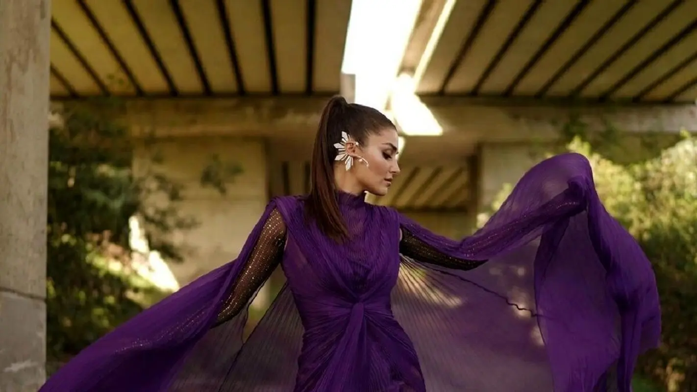 ژست تبلیغاتی عجیب خانم بازیگر/ هانده ارچل دوباره سوژه کاربران شد! + عکس