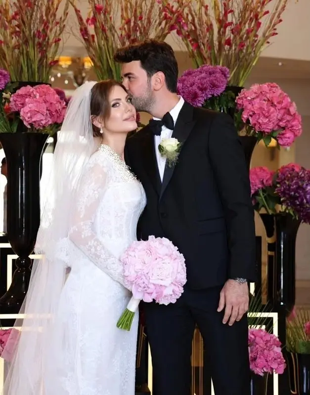 عروسی پرزرق و برق ادا اجه با 3 دست لباس عروس/ 3 لباس خانم بازیگر برای یک شب!