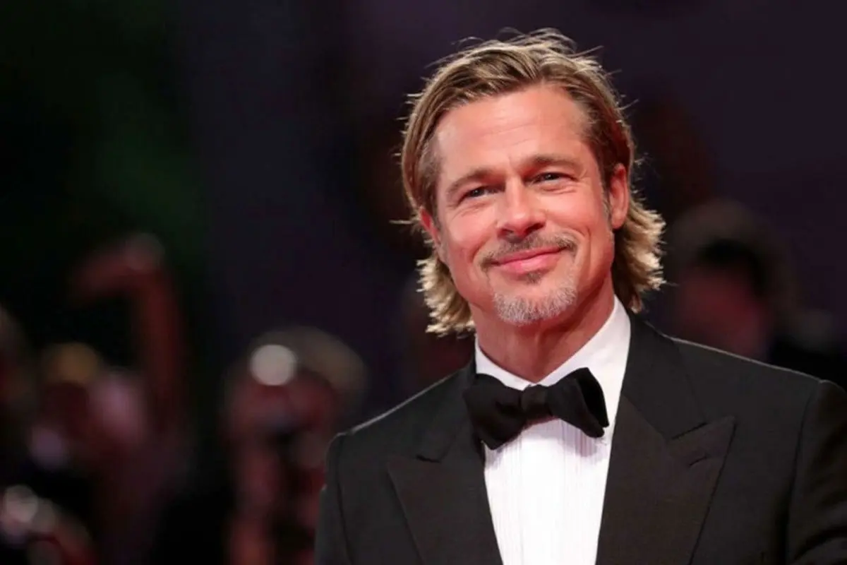 رابطه جدید بازیگر خوش تیپ سینما لو رفت/ هدیه گران قیمت برد پیت به نامزد جدیدش! 