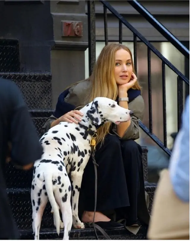 خوش پوش ترین بازیگر سینما چهره تبلیغاتی دیور شد/ استایل دیدنی خانم بازیگر در نیویورک