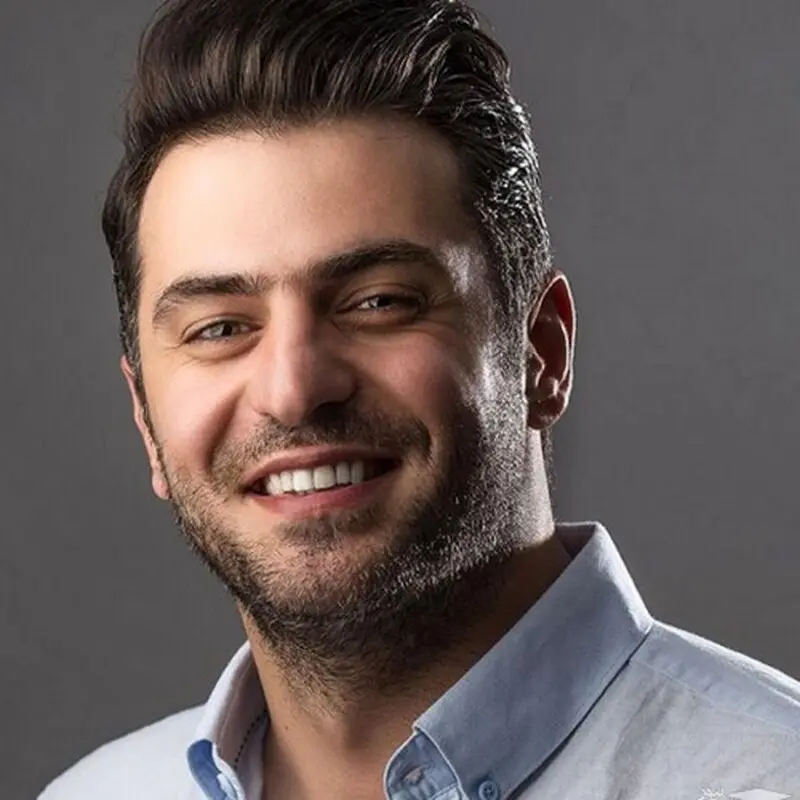 تصویر ناراحت کننده از سفید شدن موهای مجری محبوب تلویزیون + عکس