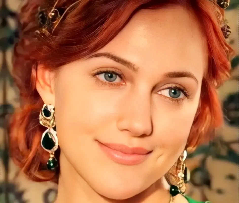 تصویر بدون آرایش بازیگر ترک لو رفت/ زیبایی کم نظیر خانم بازیگر