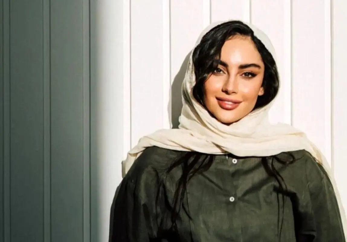 جشن تولد ترلان پروانه وسط خیابان / خانم بازیگر ۲۵ ساله شد + عکس