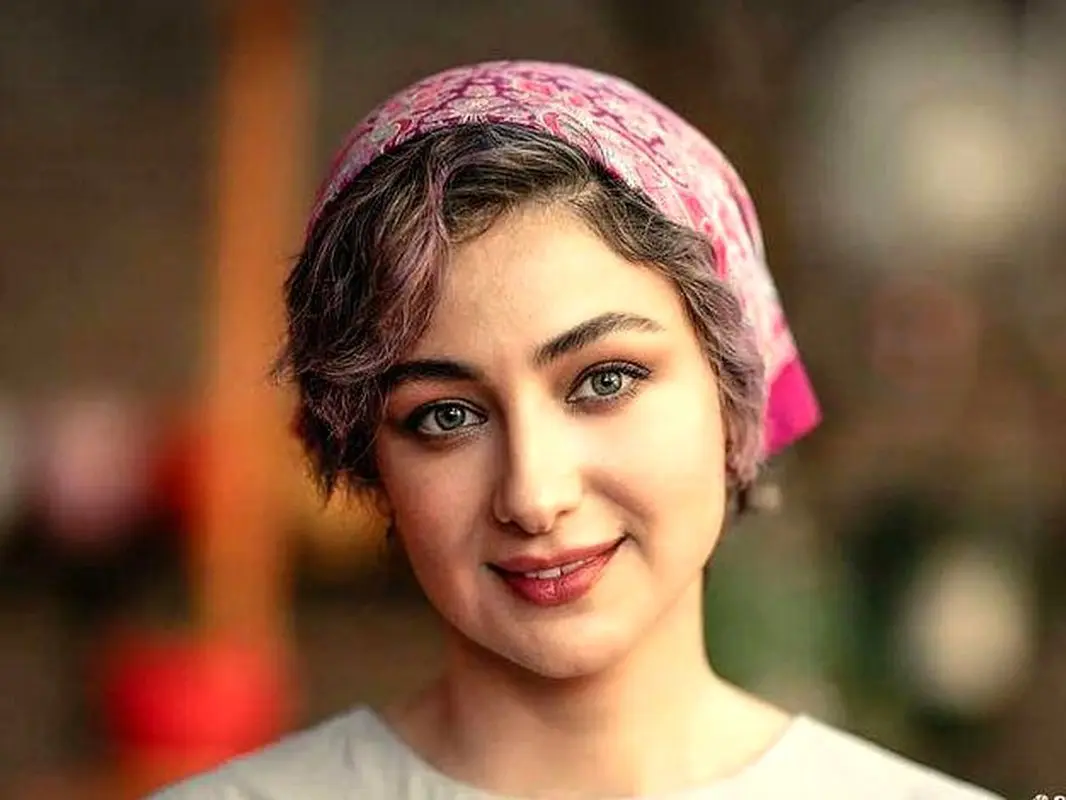 انتشار عکسی از چهره بدون آرایش خانم بازیگر که وایرال شد!