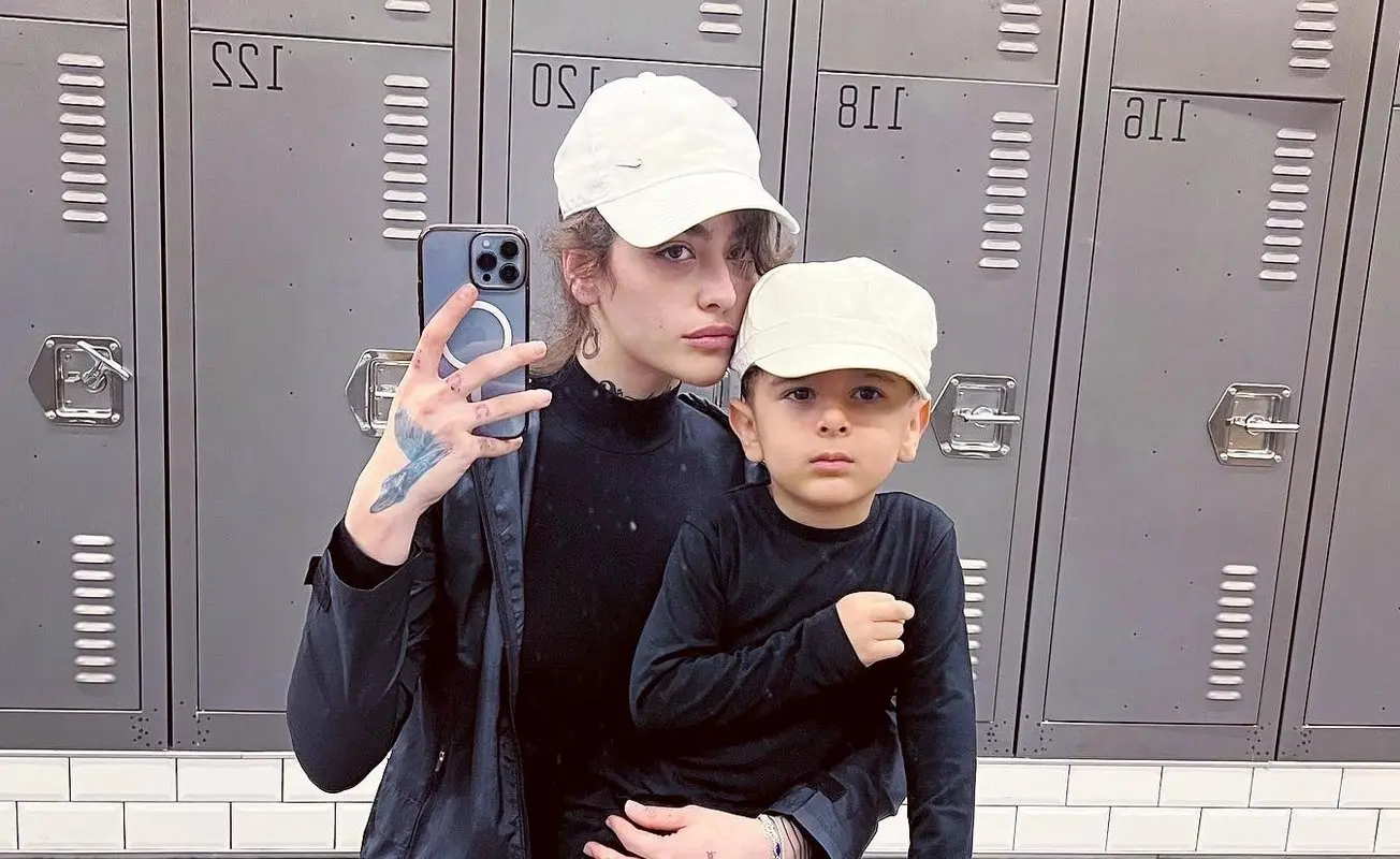 عکس محل کار ریحانه پارسا در ترکیه لو رفت / تیپ سرکار خانم بازیگر!