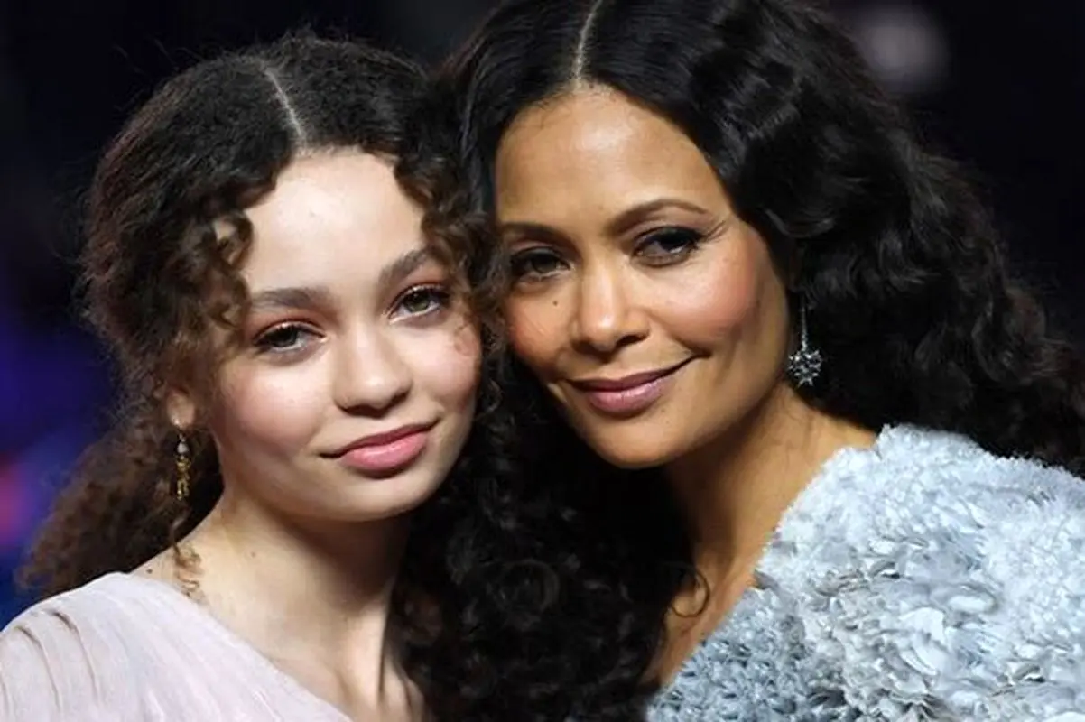 از شباهت زیاد بین این سلبریتی ها و بچه های شان شوکه می شوید!