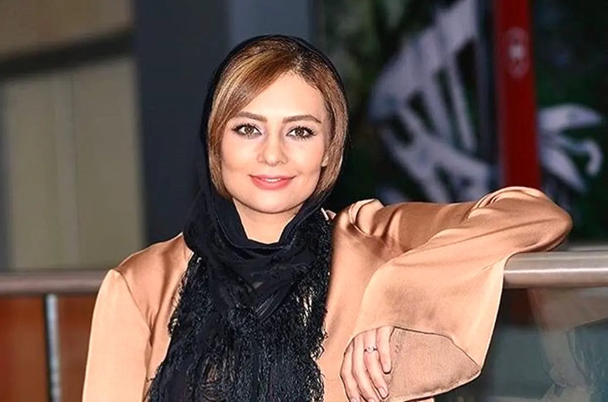 یکتا ناصر کلا عوض شد / استایل متفاوت با شومیز تابستونی و مینی اسکارف + عکس