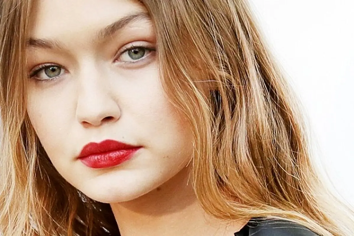 جی جی حدید دستگیر شد! / مسافرت تابستونی زیباترین مدل جهان را به دردسر انداخت + عکس