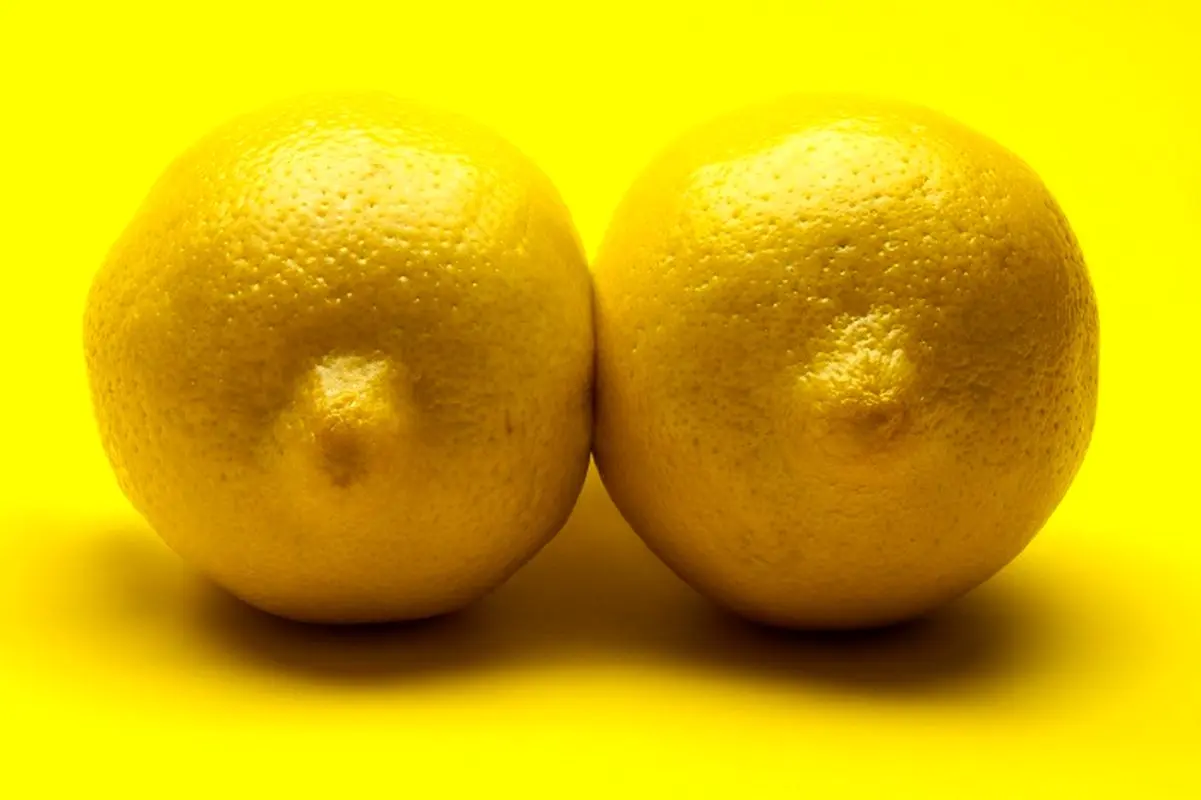 علت افتادگی سینه بعد شیردهی و درمان