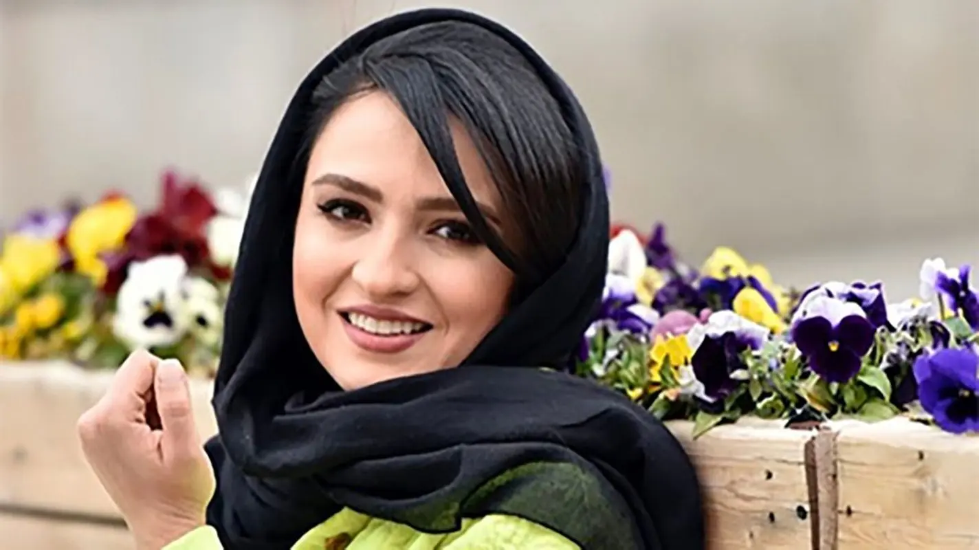 استایل شیک گلاره عباسی در جشن تولدش / جواهرات خاص خانم بازیگر + عکس