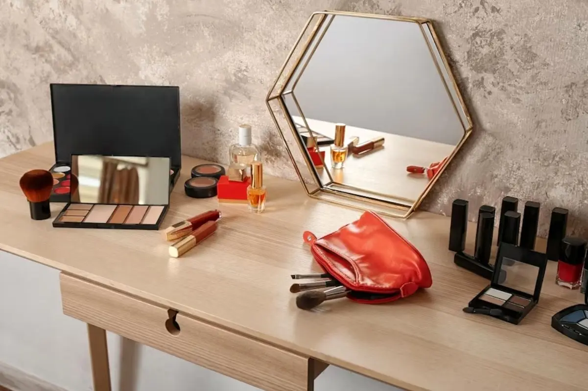 نکاتی که هنگام چیدمان میز آرایشی باید رعایت شوند