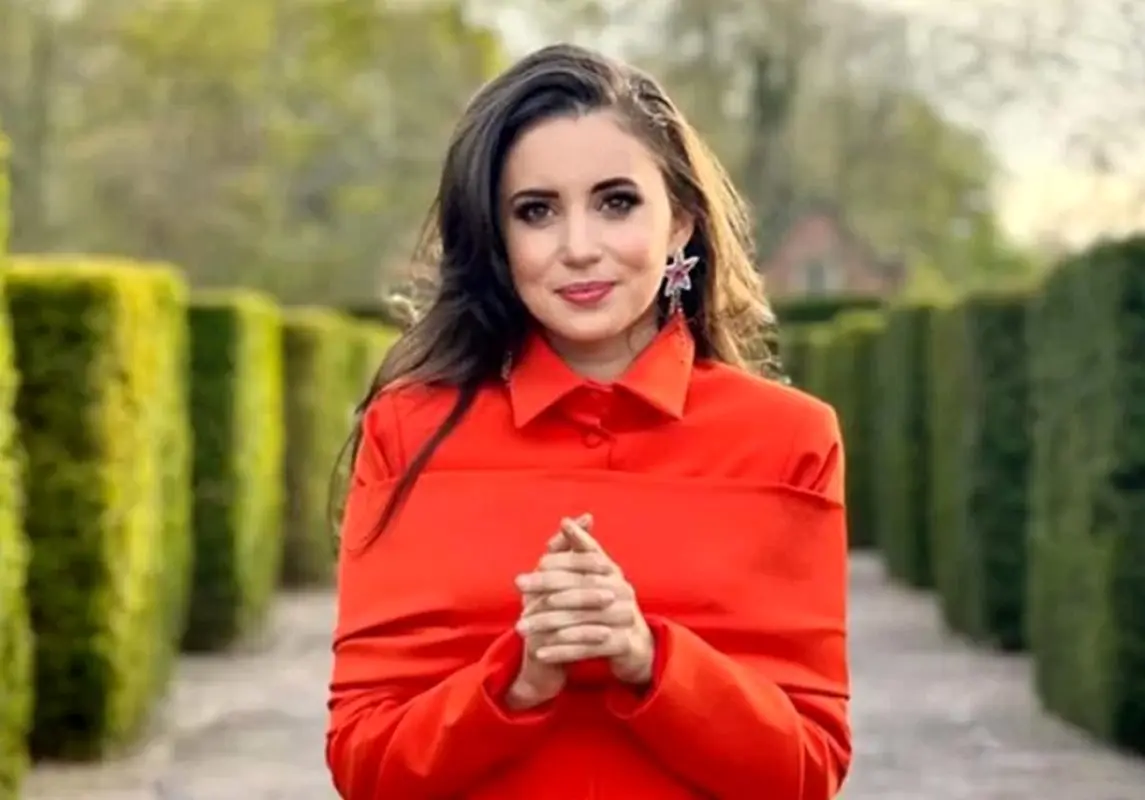 گریه خواننده ترک برای خانواده‌ای که زیر آوار زلزله مانده!