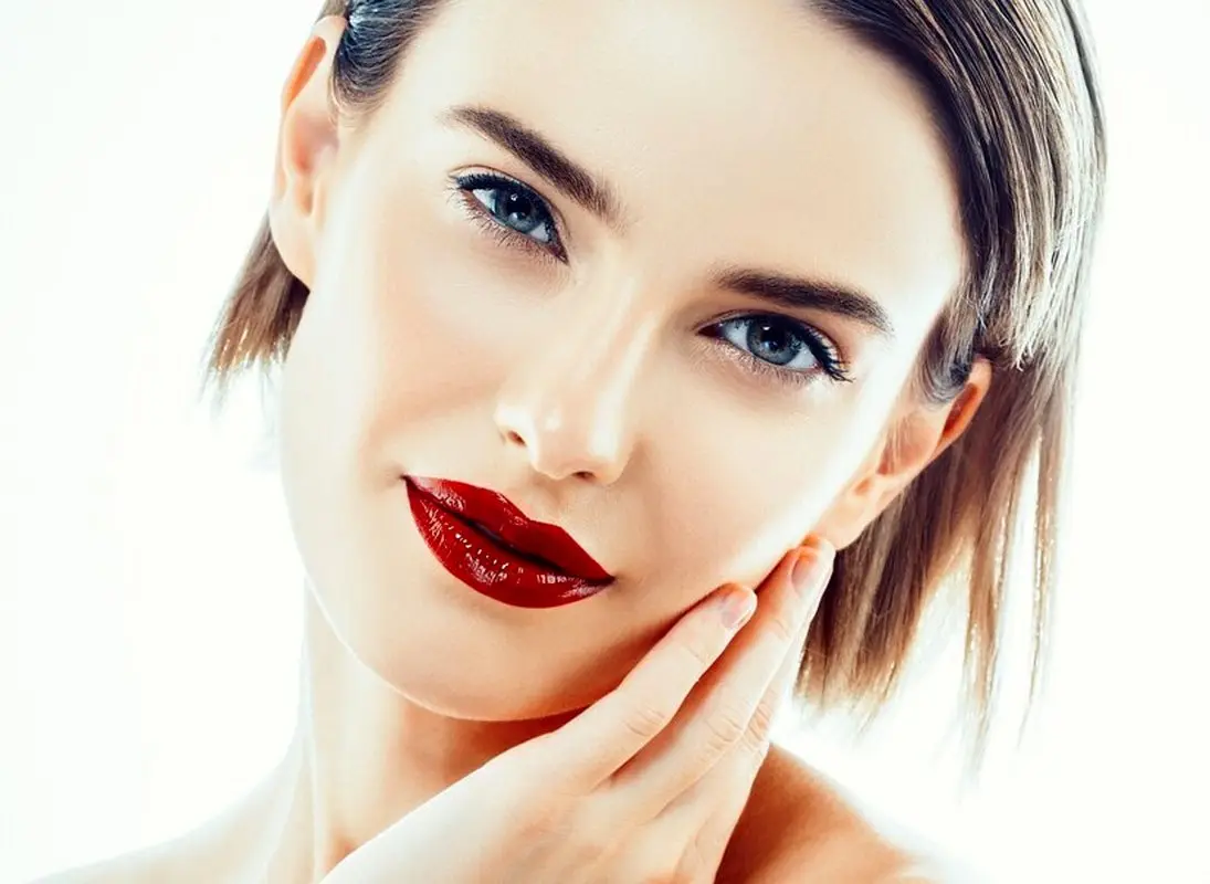 چه آرایش چشمی برای زمستان مناسب است؟