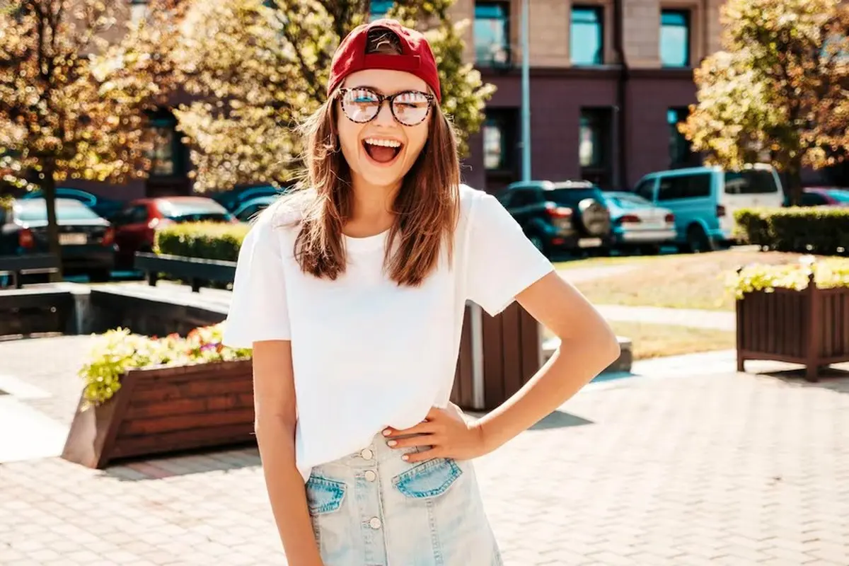 ترندهای عینک سال ۲۰۲۳ و آرایش پیشنهادی متناسب با آنها