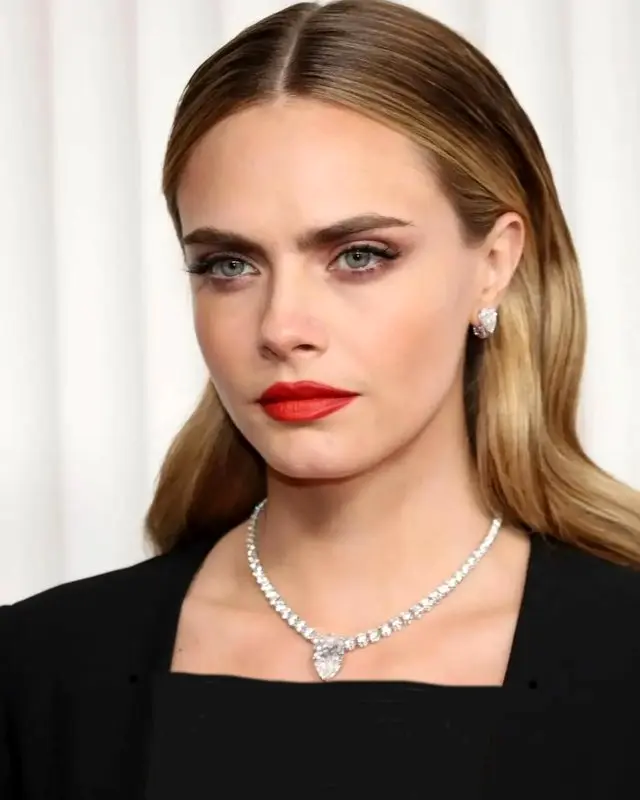 استایل خیره کننده سوپرمدل معروف به رنگ سال در مراسم اسکار